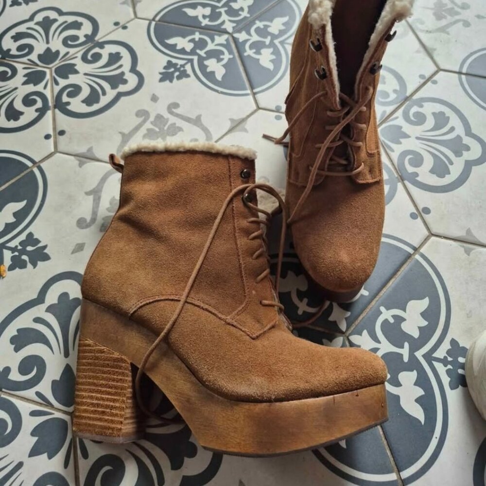 Ralph Lauren boots worn once